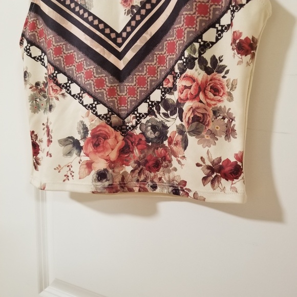 Top - Picture 2 of 3